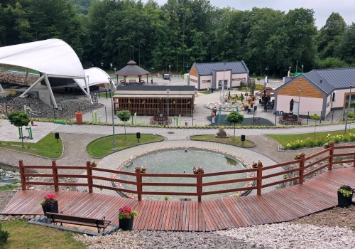 Kuracjusze z całego kraju będą mogli przyjeżdżać do Latoszyna. W kompleksie zdrojowym powstanie sanatorium. Mamy wizualizację