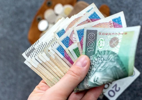 Świadczenie ratownicze dla seniorów. Wkrótce wypłacą dodatkowe pieniądze