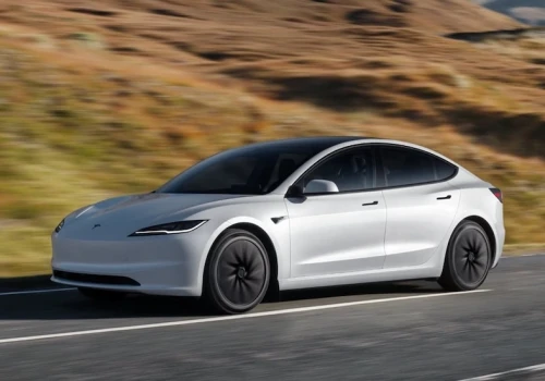 Tesla odpaliła nową promocję. Przywieź gruza, zgarnij kasę