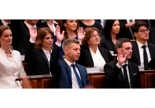 TISZA na Węgrzech odwołuje prezydenta. Orbán pisze o „śmierci demokracji”
