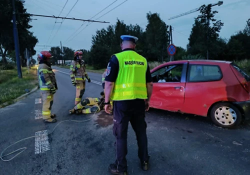 Zderzenie Fiata z Volvo na Felinie. Kierująca jednym z aut nie ustąpiła pierwszeństwa przejazdu
