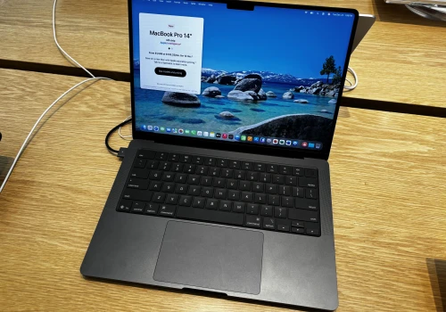 Apple przyspiesza chip M7 pod sztuczną inteligencję, pomija warianty Pro i Max M6