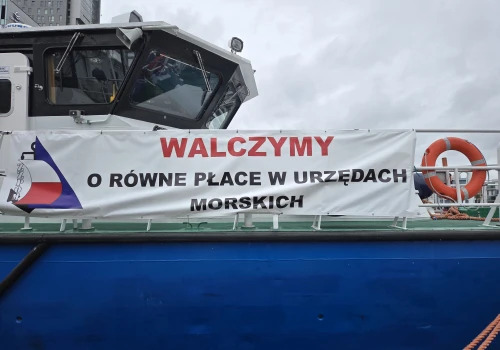 Pracownicy Urzędu Morskiego w Gdyni protestują. Domagają się równych wynagrodzeń