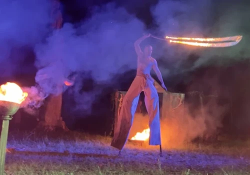 Teatry uliczne w Łochowie. Festiwalowe emocje na początek Dionizji