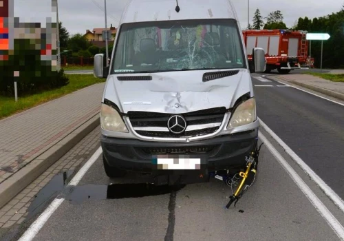 Hulajnoga pod kołami Mercedesa. Blisko 2 promile alkoholu w organizmie