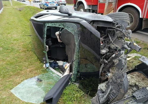 Pijany kierowca skasował auto! Miał 1,2 promila i nie posiadał prawa jazdy