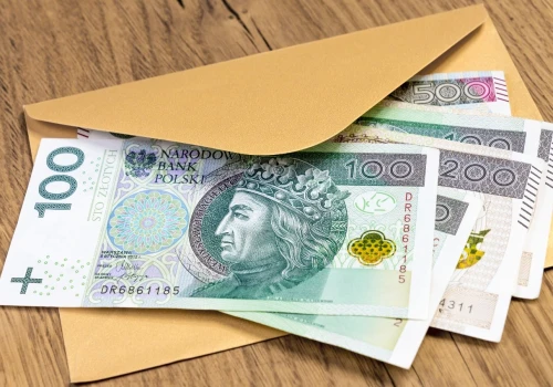 Darowizna dla dziecka bez podatku. Rodzic musi pamiętać o jednym warunku