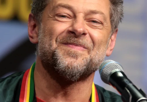 Andy Serkis potwierdza AI do odmładzania aktorów w nowym Władcy Pierścieni