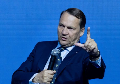 Sikorskiemu wystarczyły 3 zdania po propozycji Czarnka. 