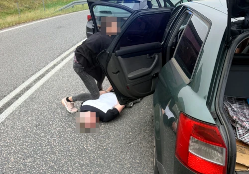 Policjanci z Wołomina zatrzymali 53-latka podejrzanego o dokonanie dwóch włamań i usiłowanie