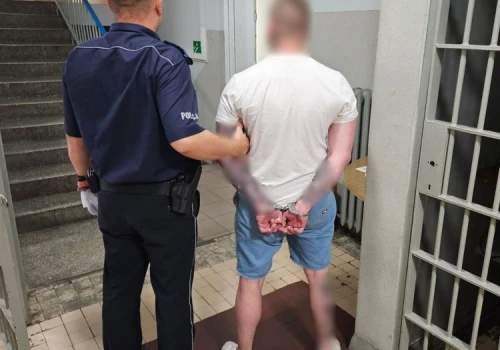 31-latek zatrzymany na hulajnodze elektrycznej. Policjanci znaleźli przy nim marihuanę i mefedron