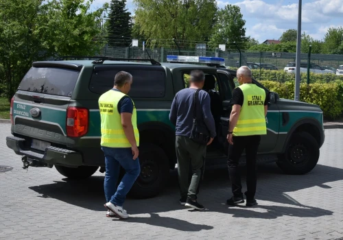 Organizował transport nielegalnych migrantów. Obywatel Uzbekistanu wydalony z Polski
