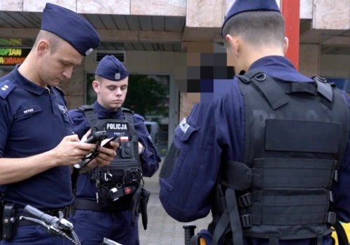 Policjanci kontrolowali elektryczne hulajnogi. Posypały się mandaty