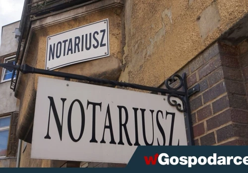 Notariusze rozchwytywani w środku lata
