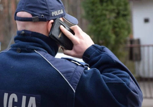 Okrutna drwina z policjantów. 13-latki wymyśliły makabryczny żart