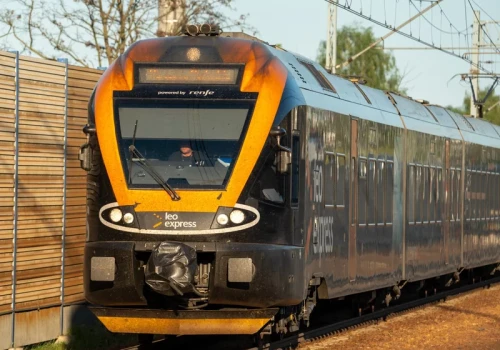 Przewoźnik wyciągnął wnioski z problemów PKP. Taki ma plan na upały