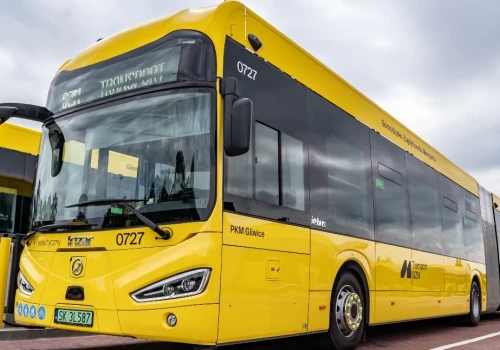73 autobusy elektryczne dla GZM. Hiszpańskie Irizary zadebiutują w Katowicach