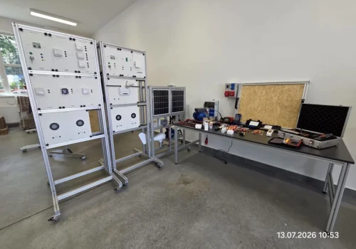 ZIĘBICE. Nowoczesna pracownia elektryczna za miliony. Uczniowie będą uczyć się na sprzęcie wykorzystywanym w branży
