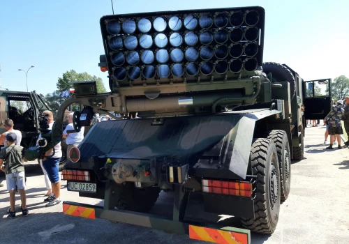 Wojskowe Zakłady Uzbrojenia naprawią starsze wyrzutnie rakietowe kal. 122 mm