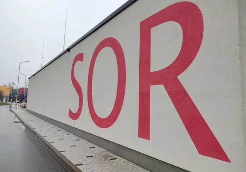 Przyszedł na SOR i miał ze sobą scyzoryki. Policja zabrała głos