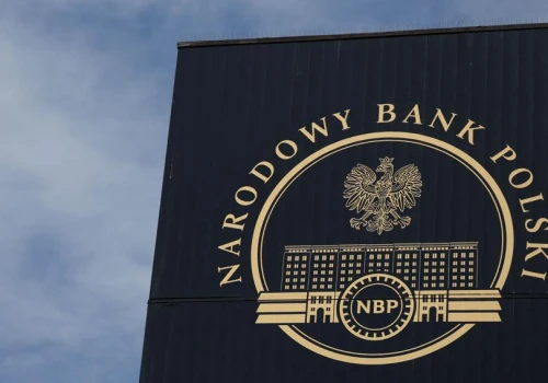NBP: Eksport wspierały miedź, srebro i sprzęt komputerowy, motoryzacja nadal w dół