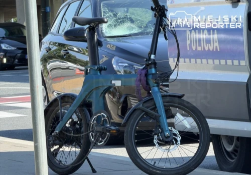 Rowerzysta potrącony na skrzyżowaniu Żwirki i Wigury z Hynka trafił do szpitala