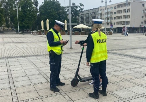 Policja kontroluje hulajnogi i rowery elektryczne. Sprawdza trzeźwość, uprawnienia i stan techniczny