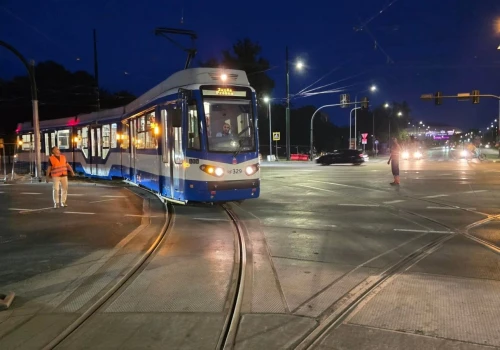 Tramwaj wjechał na nowe torowisko. Ważny moment budowy linii do Mistrzejowic