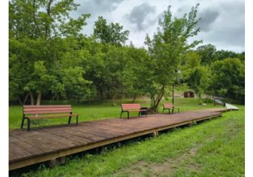 Nadwieprzański bulwar w Łęcznej niemal gotowy. Dawna plaża zmieniła się w nowoczesną przestrzeń rekreacyjną