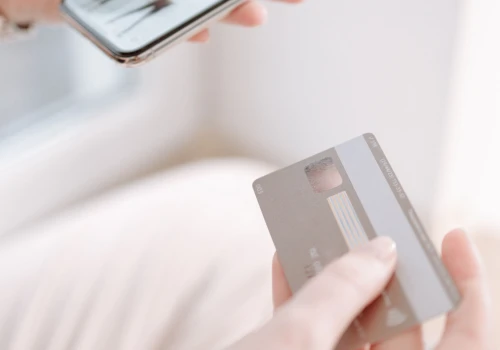 Sondaż: młodzi Polacy ufają rekomendacjom AI bardziej niż influencerom