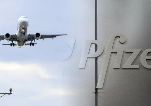 Pfizer zamknie niebo nad Polską? Firma może utrudnić pracę NATO, rząd planuje odpowiedź