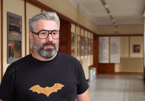 AI stwarza nowe zagrożenia, ale i szanse na rynku pracy. Specjalizacja będzie największym atutem