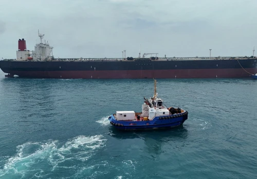 Iran zamyka cieśninę Ormuz po atakach USA. Grozi blokadami innych szlaków