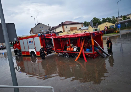 Blisko 60 interwencji strażaków po burzach na Podkarpaciu. Najwięcej zgłoszeń z trzech powiatów