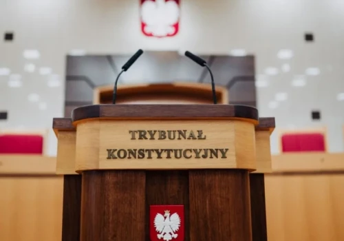 Burzliwe sceny przed TK. Musiały interweniować służby