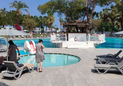 54 zatrucia na all inclusive w Turcji. Hotel się tłumaczy, skargi były od dawna