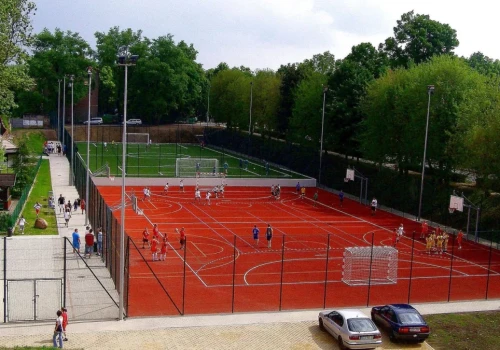 POWIAT ZĄBKOWICKI. 350 tys. zł na remont boisk przy szkołach w Ząbkowicach Śląskich i Ziębicach