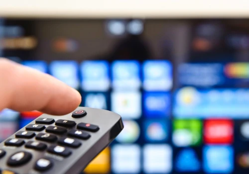 Ile darmowych programów ma telewizja naziemna i jak je wyszukać?