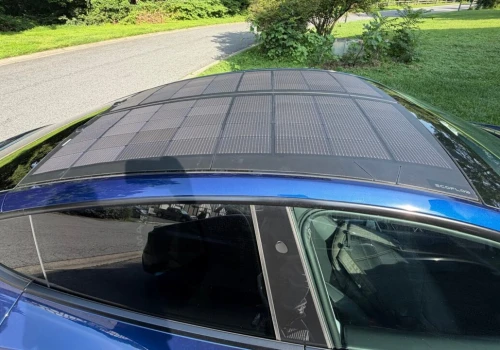 EcoFlow wprowadza do oferty fotowoltaikę na dach auta. I pokazuje bezsens takiego rozwiązania. Do 2-2,5 kWh energii na dobę