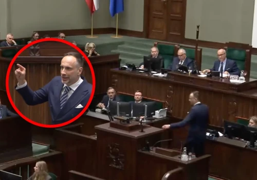 Czarzasty czekał, aż rozjuszony Kowalski zejdzie z mównicy i… Co za szpila! „Zapomniał pan…”