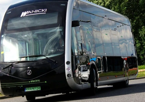 Wygląda jak tramwaj, ale to autobus. Nietypowy pojazd wyjechał na ulice Rzeszowa