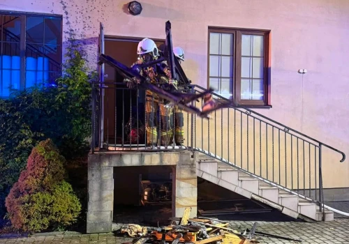 Pożar sauny w Świlczy. W akcji cztery zastępy straży pożarnej i policja