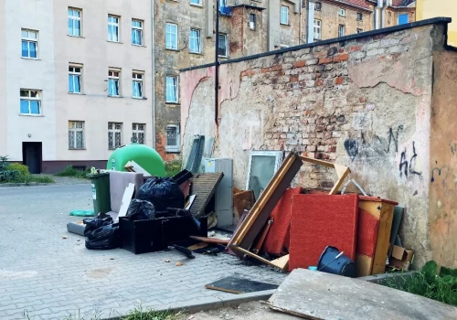 Sierpniowa zbiórka gabarytów i opon w Legnicy