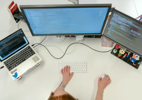 Indyjski startup AI do kodowania Emergent wart 1,5 miliarda dolarów