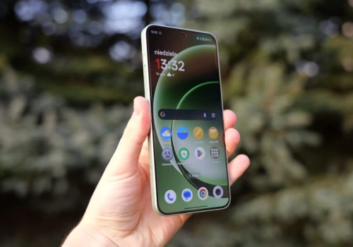 OnePlus 15R w obniżonej cenie. To bardzo wydajny smartfon z potężną baterią