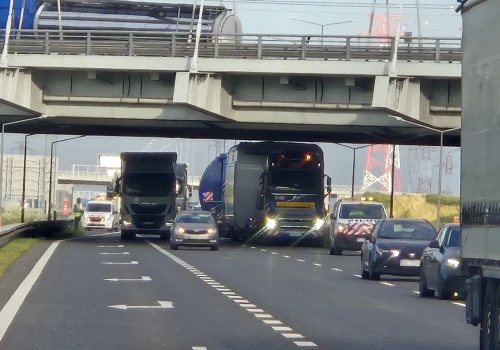Mieli jechać nocą, sparaliżowali A2! Inspekcja zatrzymała gigantyczny transport