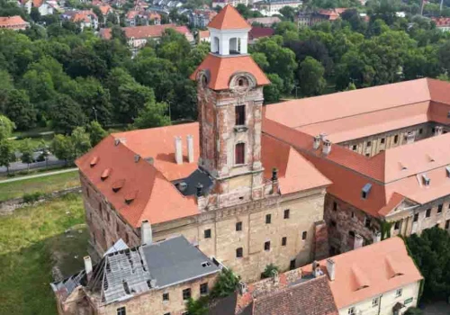 To historyczny dzień dla Żar. Jest umowa na adaptację ruin zamku