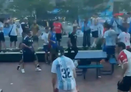 Sceny przed półfinałem MŚ. Doszło do bójki argentyńskich kiboli