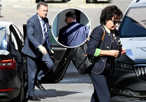 Kaczyński zwołał spotkanie władz . 