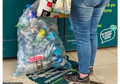 Polacy polubili butelkomaty? Padł nowy rekord: 700 mln oddanych opakowań